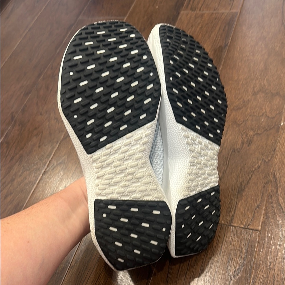 Women’s Allbirds Gray Athletic Shoes- size 9 - Picture 6 of 6